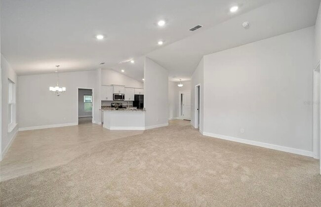 4099 NE 58th Cir in Silver Springs, FL - Building Photo - Building Photo