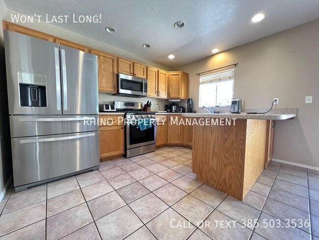 460 E 3650 N in North Ogden, UT - Building Photo - Building Photo