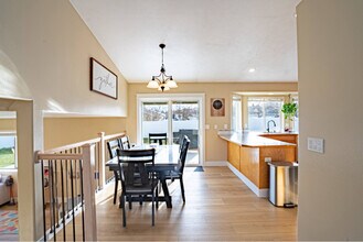 24104 E Maxwell Ave in Liberty Lake, WA - Foto de edificio - Building Photo