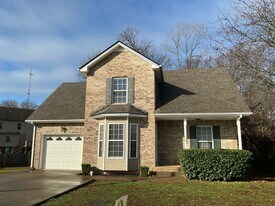 1890 Camelot Dr in Clarksville, TN - Building Photo