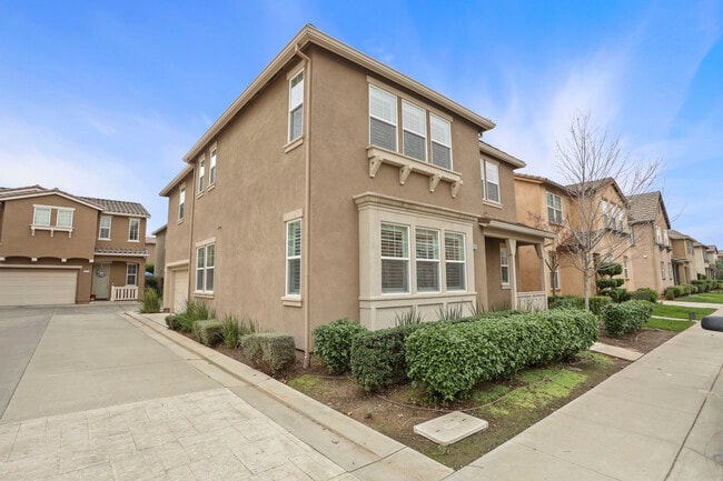 3920 Purple Finch Ln in Modesto, CA - Building Photo - Building Photo