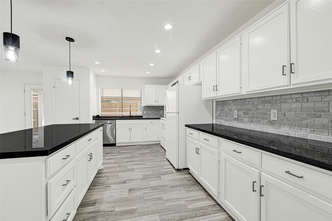 17411 Seven Pines Dr in Spring, TX - Building Photo - Building Photo