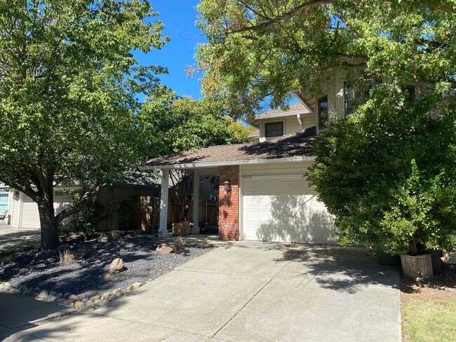 6609 Crestham Ct in Elk Grove, CA - Building Photo - Building Photo