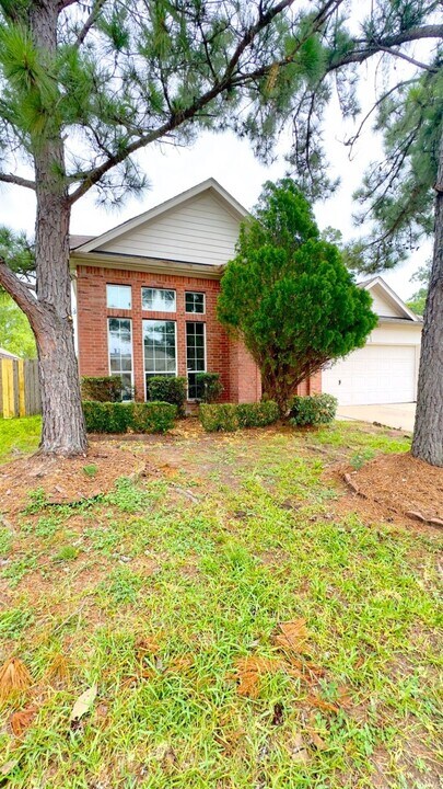 402 Wild Bird Dr in Spring, TX - Building Photo