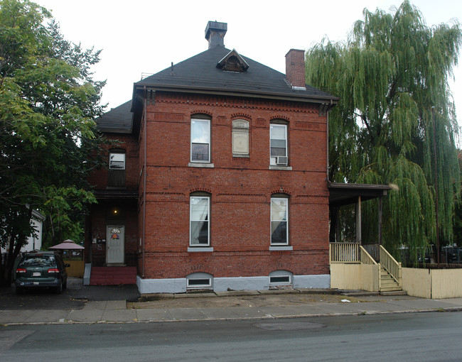 158 Newbury St in Lawrence, MA - Foto de edificio - Building Photo