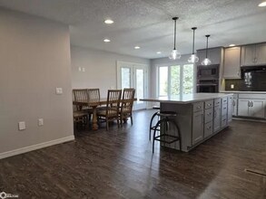 2645 255th St in Oskaloosa, IA - Foto de edificio - Building Photo