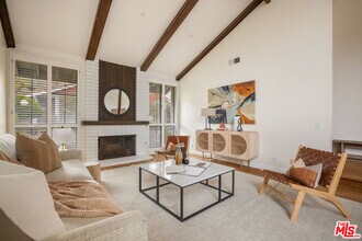 1321 Avenida de Cortez in Los Angeles, CA - Building Photo - Building Photo