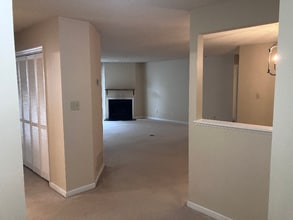 815 Ridgefield Dr in Peachtree City, GA - Foto de edificio - Building Photo