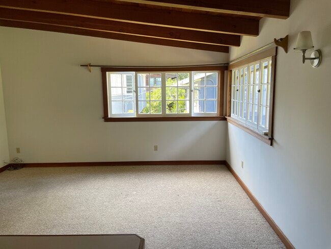 property at 6450 Benvenue Ave