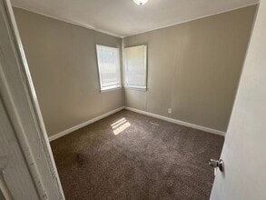 306 Mueller Ave in Ferguson, MO - Building Photo - Building Photo