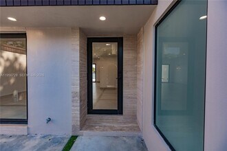 7238 Jacaranda Ln in Miami Lakes, FL - Building Photo - Building Photo