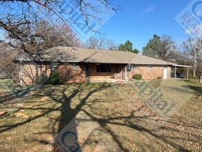 8000 108th Ave NE in Norman, OK - Building Photo - Building Photo