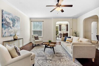 11205 Zimmerman Ln in Austin, TX - Building Photo - Building Photo