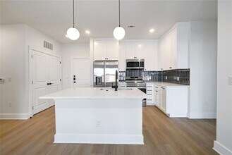 3000 Duval St in Austin, TX - Building Photo - Building Photo