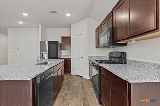 109 Half Moon Ct in San Marcos, TX - Building Photo - Building Photo