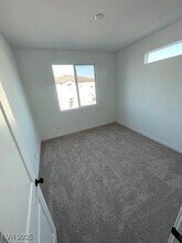 808 Royal Beekman St in Henderson, NV - Building Photo - Building Photo