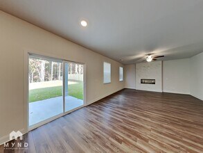 71 Dew Drop Ln in Dallas, GA - Foto de edificio - Building Photo