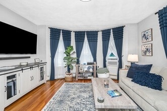 499 Humphrey St in Swampscott, MA - Building Photo - Building Photo