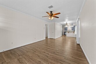 842 E 29th St in Houston, TX - Foto de edificio - Building Photo