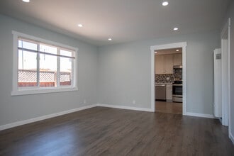 2103 S Delaware St in San Mateo, CA - Building Photo - Building Photo