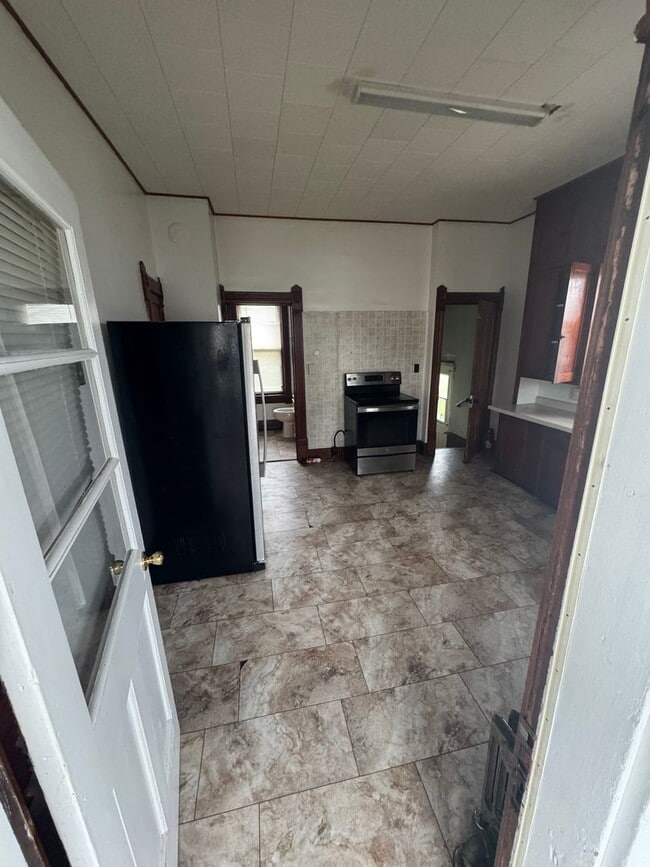 1830-1830.5-18305 Superior Ave in Tomah, WI - Building Photo - Building Photo