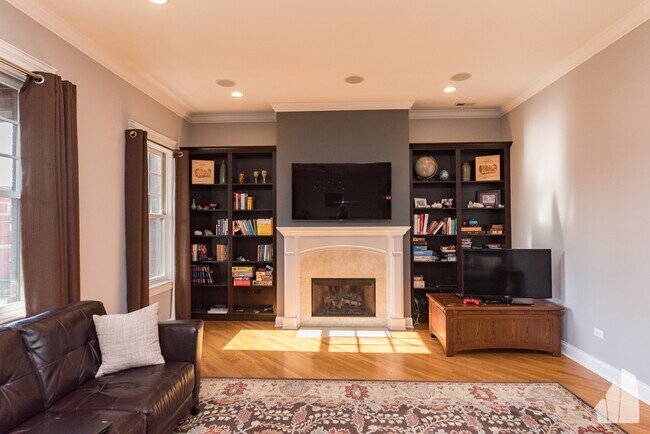 2901 N Halsted St in Chicago, IL - Building Photo - Building Photo