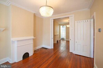 2211 Bainbridge St in Philadelphia, PA - Building Photo - Building Photo