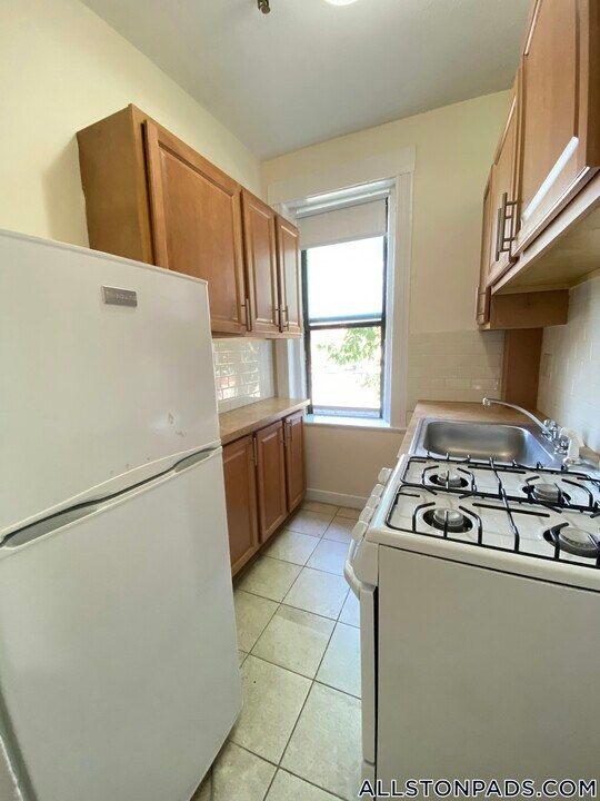 1156 Commonwealth Ave in Boston, MA - Building Photo