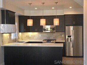 1631 Hornblend St in San Diego, CA - Building Photo - Building Photo