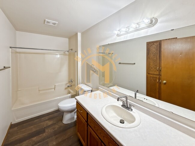 410 Aloysius Ct in De Pere, WI - Building Photo - Building Photo