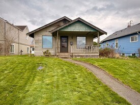 2208 King St in Bellingham, WA - Building Photo