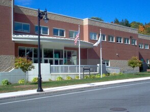 98 Snow St, Unit 98 in Fitchburg, MA - Building Photo - Building Photo