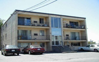 454 Essex St Apartments