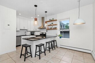 112 Thornton St, Unit 2 in Boston, MA - Building Photo - Building Photo