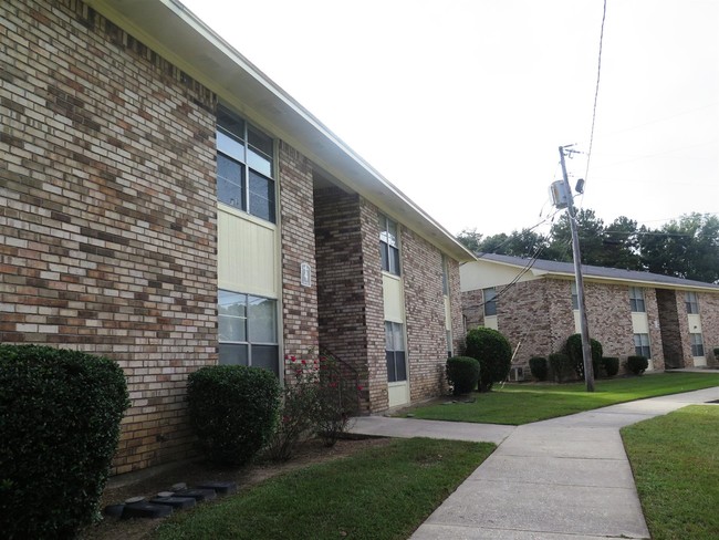 Hillside West Apartments in West Monroe, LA - Foto de edificio - Building Photo