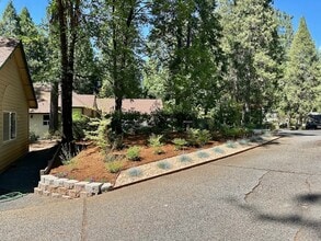 122 Sterling Ct in Grass Valley, CA - Building Photo - Building Photo