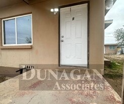 2215 Turner St in Carlsbad, NM - Building Photo