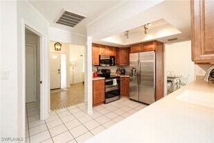 4005 Brush Ln in Naples, FL - Building Photo