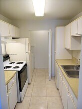 3987 NW 87th Ave in Sunrise, FL - Building Photo - Building Photo