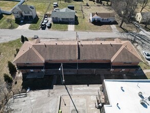 Estes on Ash in Raytown, MO - Building Photo - Building Photo