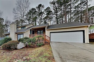831 Muirfield Trce in Marietta, GA - Building Photo