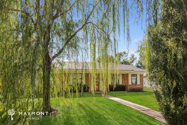 1706 Crockett St in Garland, TX - Building Photo - Building Photo