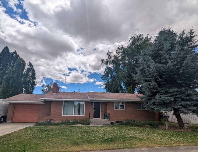 property at 428 Linden Dr