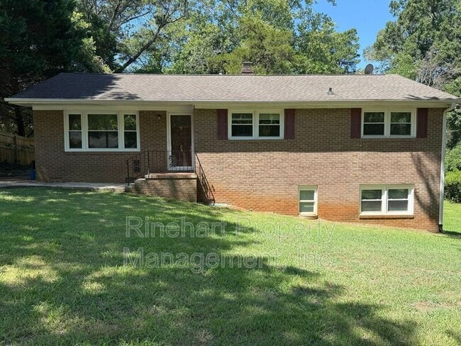 property at 645 Greenbriar Ave