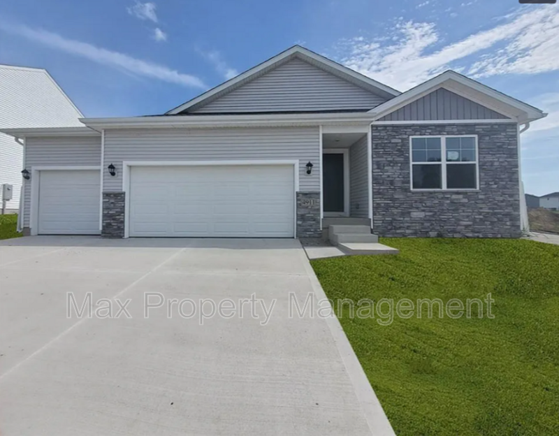 4911 E Sheridan Ave in Des Moines, IA - Building Photo