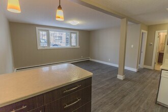 Smith Apartments in Regina, SK - Building Photo - Building Photo