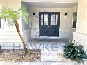 2033 Dunbarton Way in Lakeland, FL - Building Photo - Building Photo