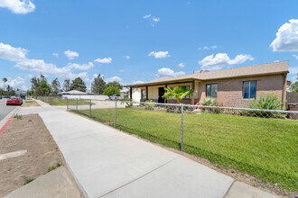 9343-9353 Juniper Ave in Fontana, CA - Building Photo - Building Photo