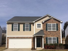 4551 Brimmer Place Ct in Kernersville, NC - Building Photo