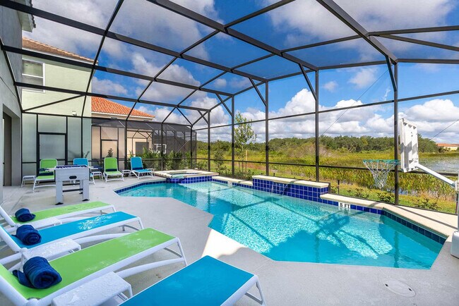8021 Oak Shadow Ct in Davenport, FL - Building Photo - Building Photo